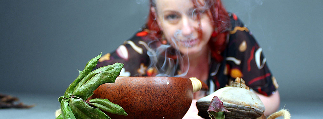 Räuchern wie eine Wicca